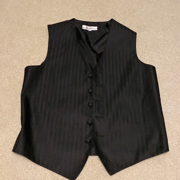Neil Allyn Black Tuxedo w/ shirt, vest, & bow tie - Picture 6 of 16